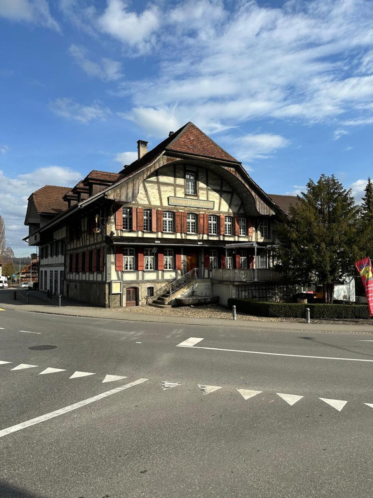 Hotel Krone Uetendorf Eksteriør billede